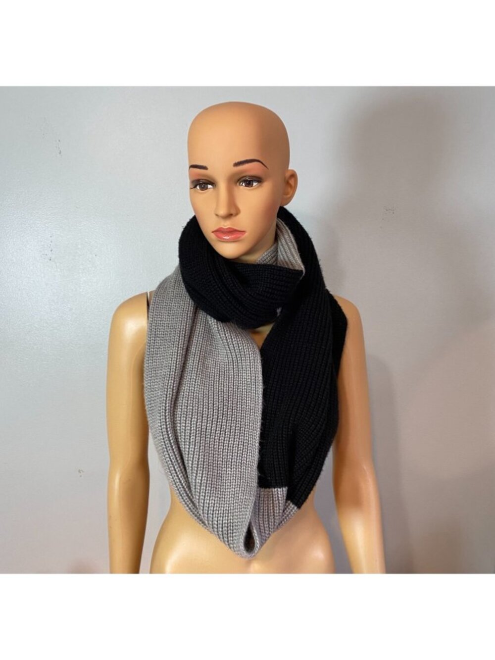 Kate Spade Neck Scarf BLACK/GREY Soft and Comfortable,Outdoor - Picture 4 of 6